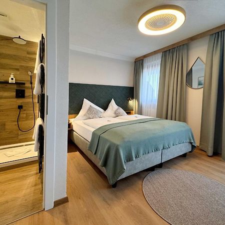 Hotel Schlossblick Chiemsee برين ام شيميسي المظهر الخارجي الصورة