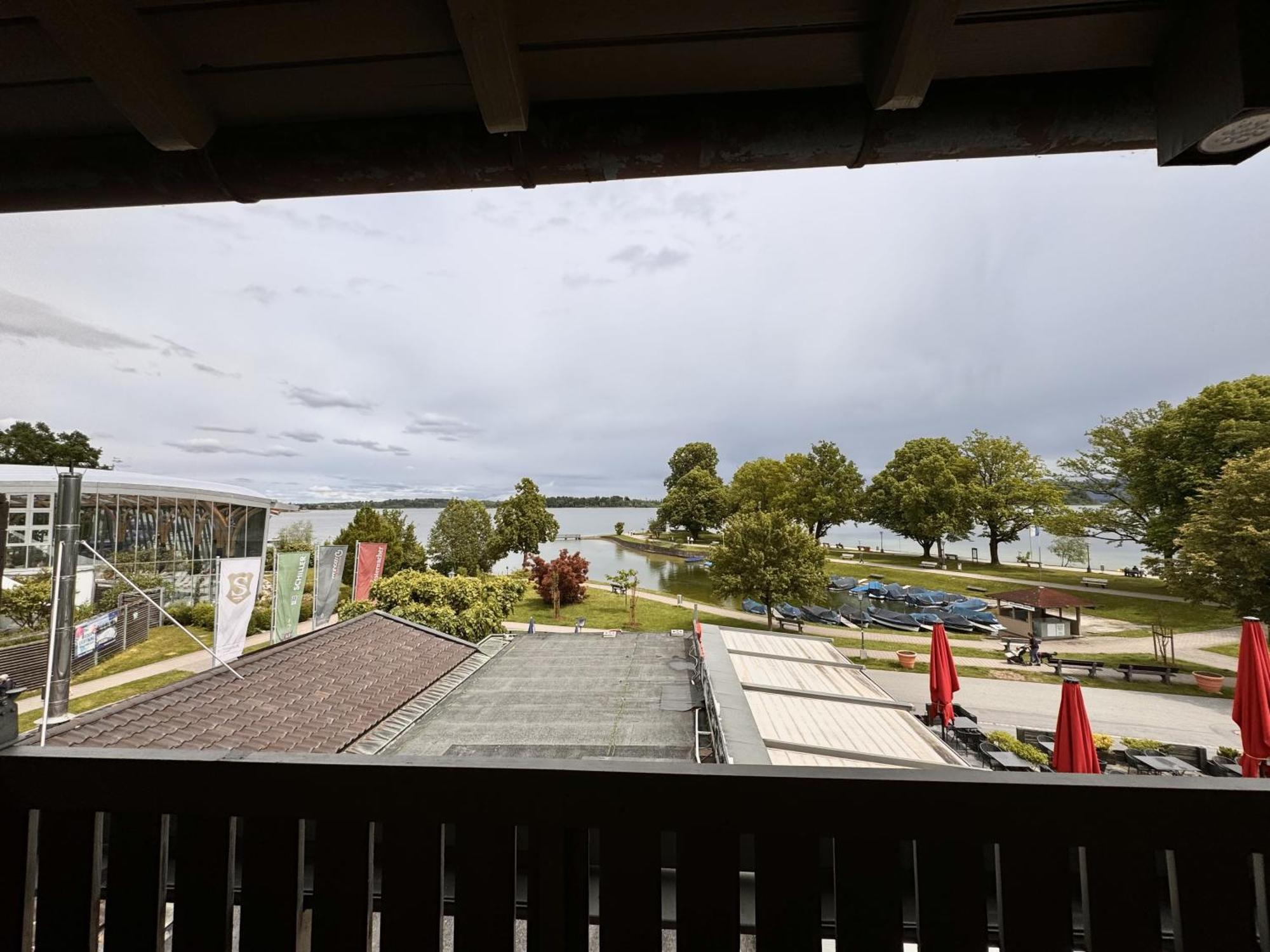 Hotel Schlossblick Chiemsee برين ام شيميسي المظهر الخارجي الصورة