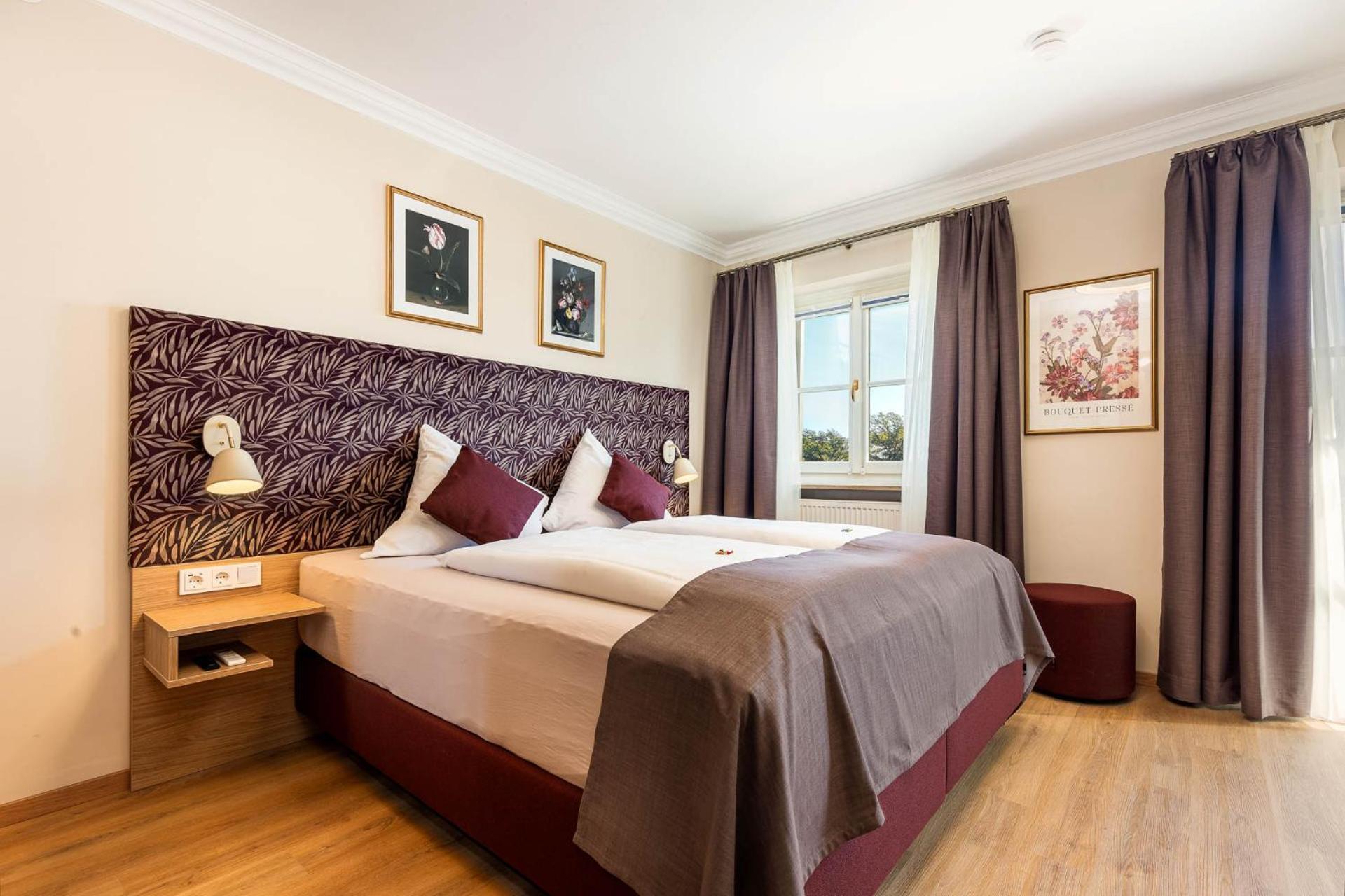 Hotel Schlossblick Chiemsee برين ام شيميسي المظهر الخارجي الصورة